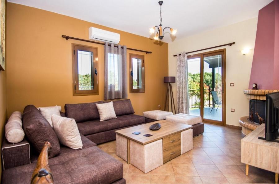 Villa Irida Afrato エクステリア 写真