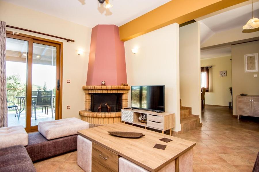 Villa Irida Afrato エクステリア 写真